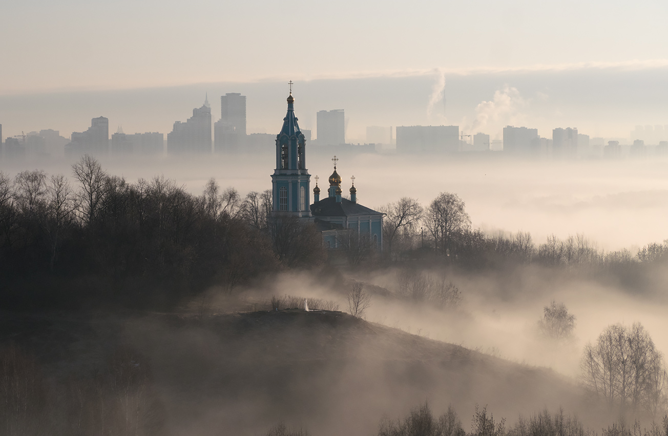 фото "Тайной окутана" метки: город, архитектура, пейзаж, весна, туман, храм