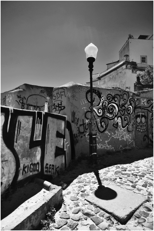 photo "***" tags: city, black&white, 
