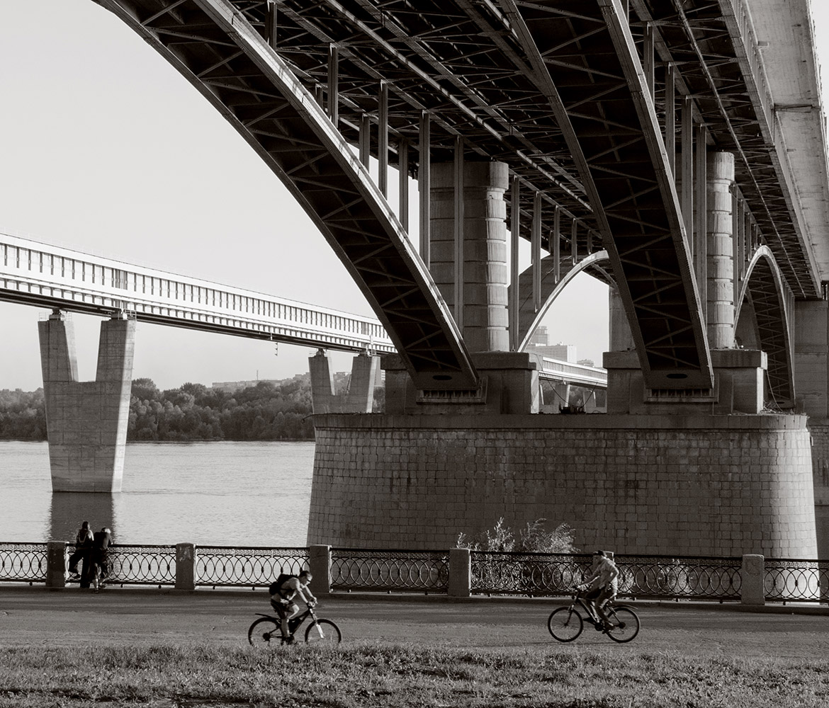 photo "***" tags: black&white, street, bw, river, Набережная, Обь