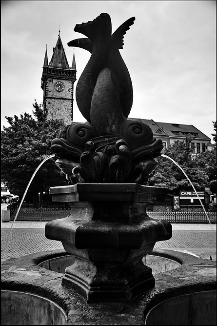 фото "Башня и фонтан" метки: архитектура, черно-белые, Prag, Praha, Прага