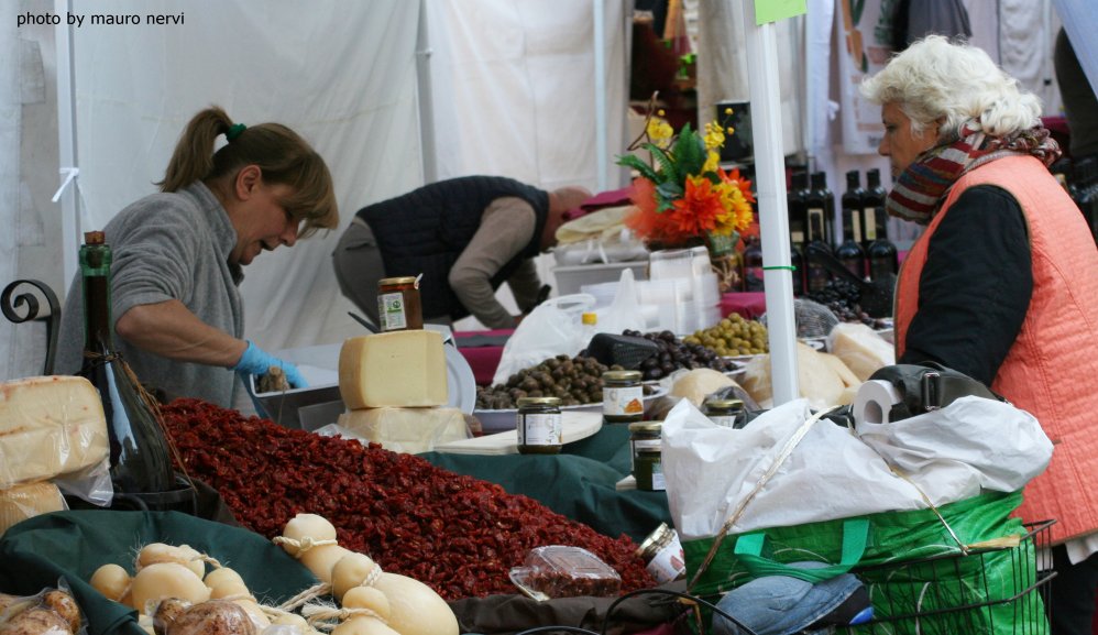 photo "market day" tags: street, 