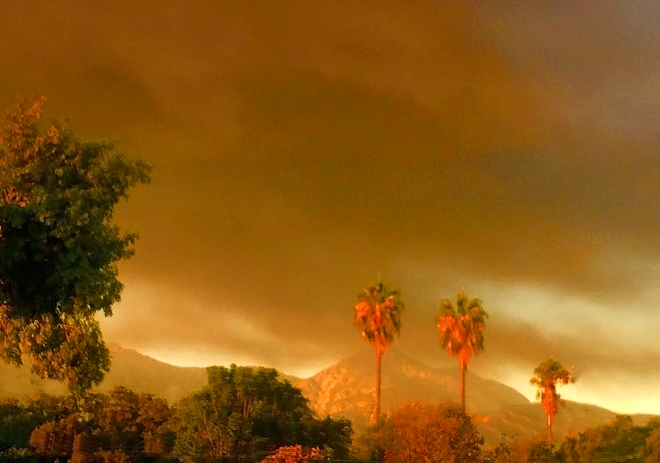 photo "Land Before Time" tags: landscape, mountains, sky, smoke, trees