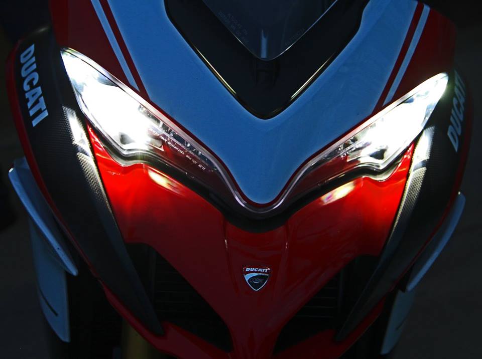 photo "Face Of Ducati" tags: technics, still life, genre, Ducati, cowling, motorcycle