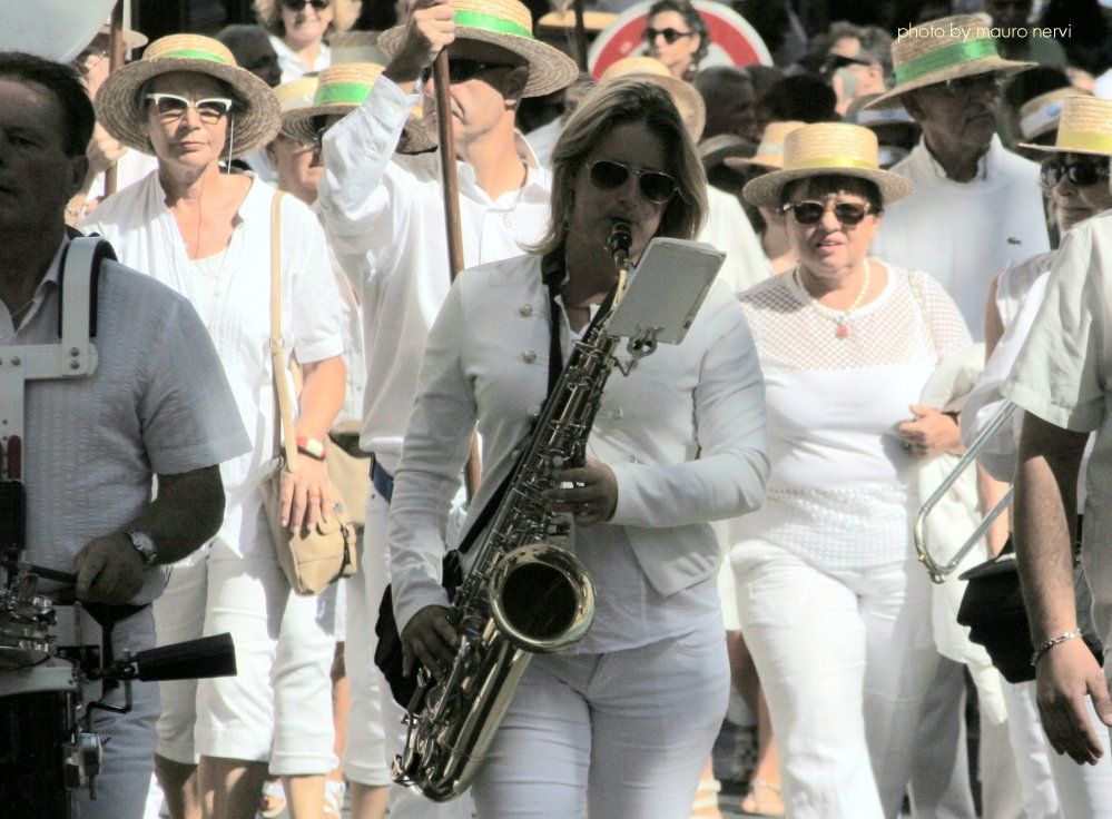 photo "the band" tags: street, 