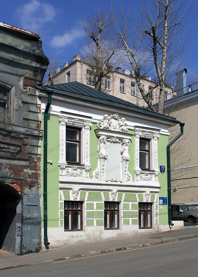 photo "House with caryatids" tags: city, architecture, 