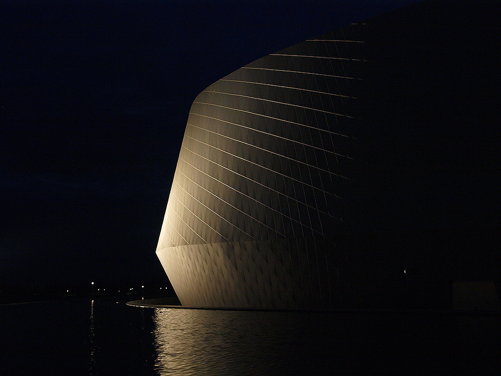 photo "Black night" tags: architecture, abstract, reporting, 
