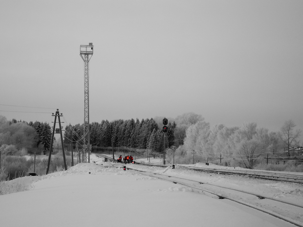 фото "Снегири" метки: пейзаж, природа, черно-белые, железная дорога, монохром, село, человек