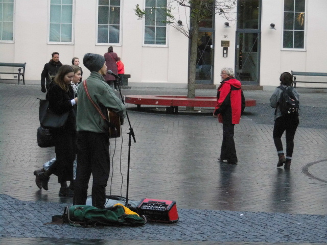 photo "Street music" tags: reporting, 