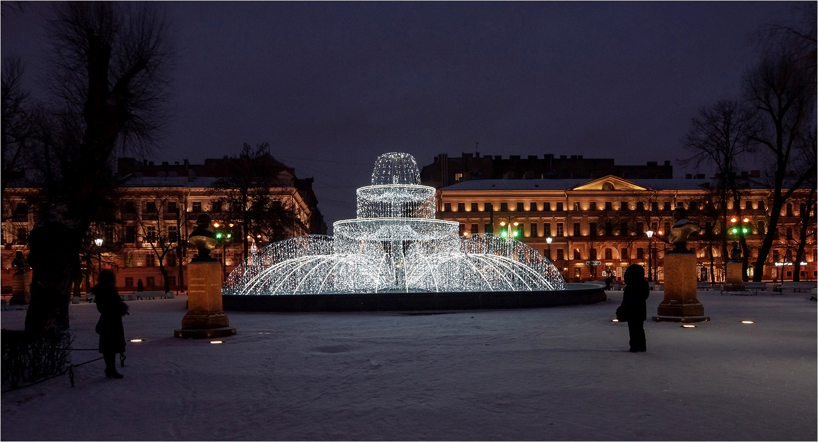 photo "* * *" tags: street, city, St. Petersburg, snow, winter, Александровский сад, фонтан