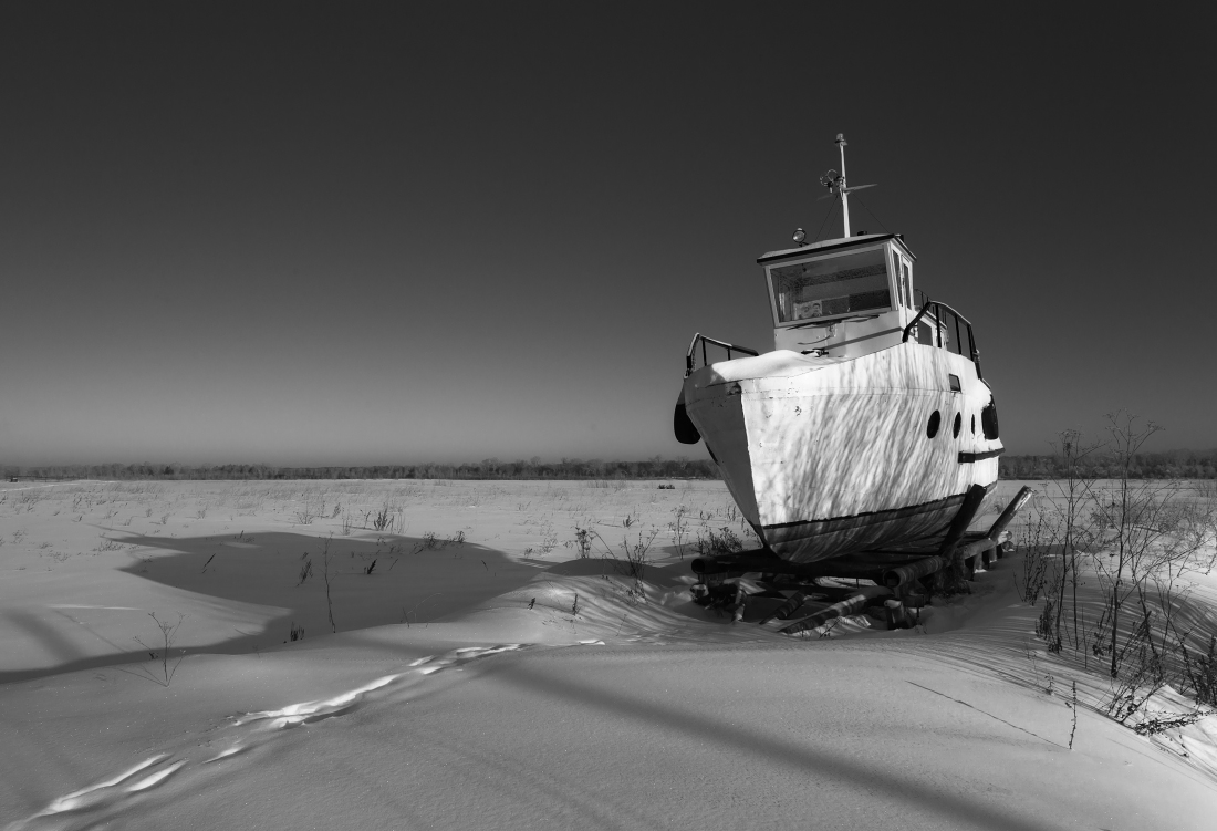 photo "***" tags: black&white, landscape, snow, winter, кораблик, мороз, тени