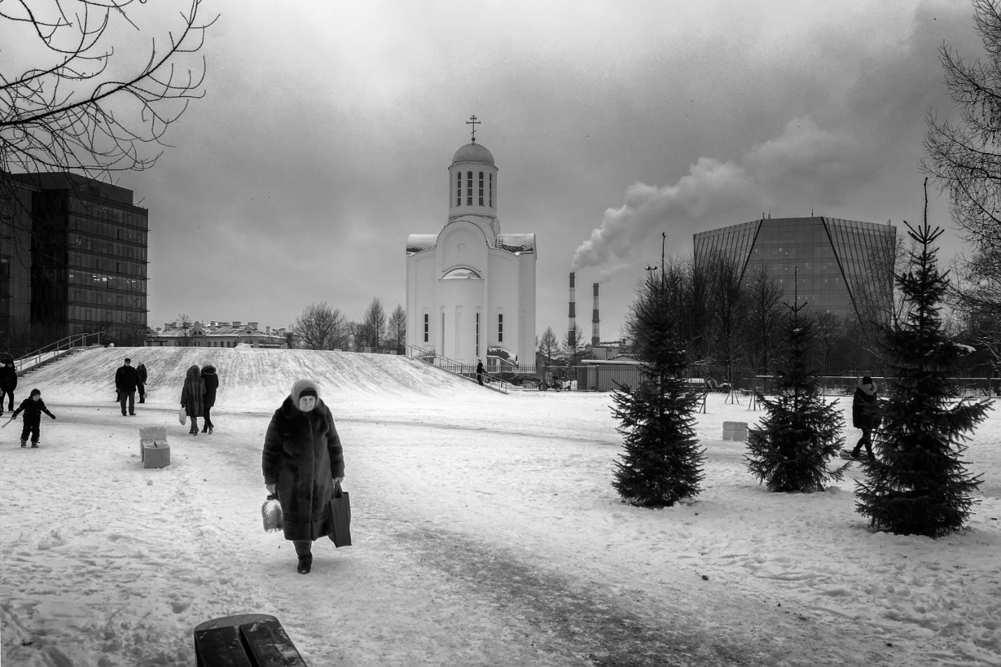 photo "***" tags: , St. Petersburg, people, street, Город