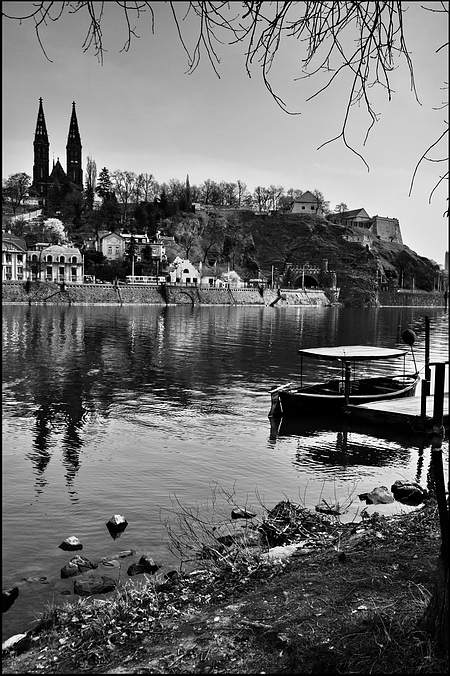 photo "Вышеград и Влтава-3" tags: black&white, Prag, Prague, Praha
