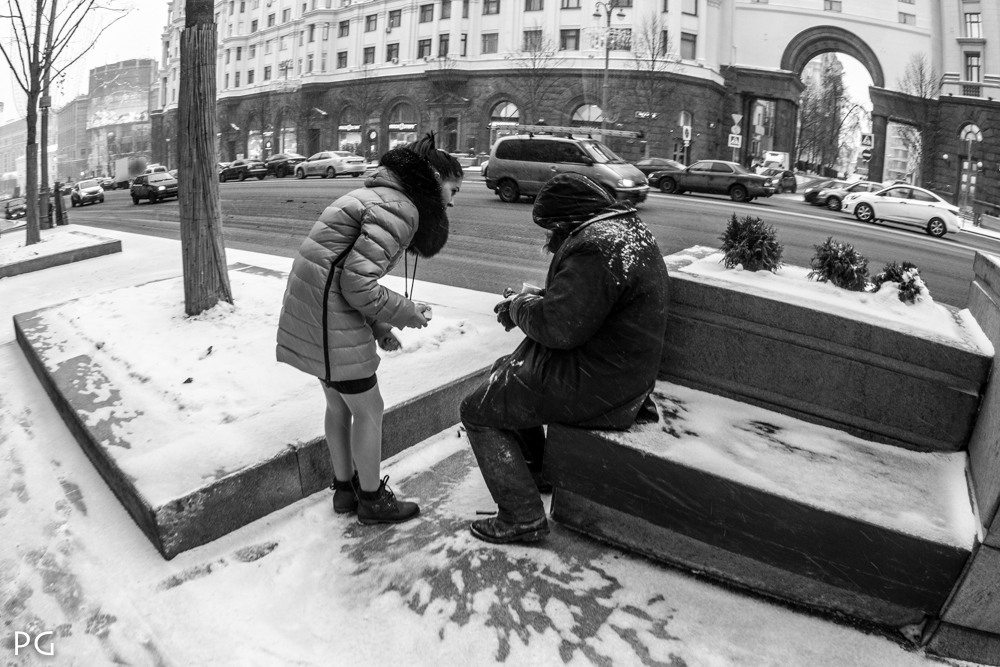 photo "***" tags: genre, street, Moscow, жизнь