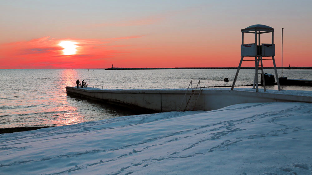 photo "***" tags: landscape, city, beach, winter