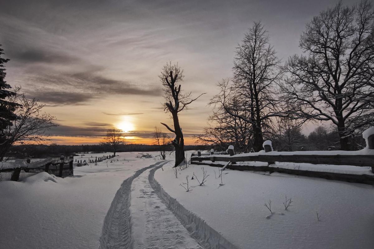 photo "***" tags: landscape, road, sunset, winter, валдай, деревня, зарисовка