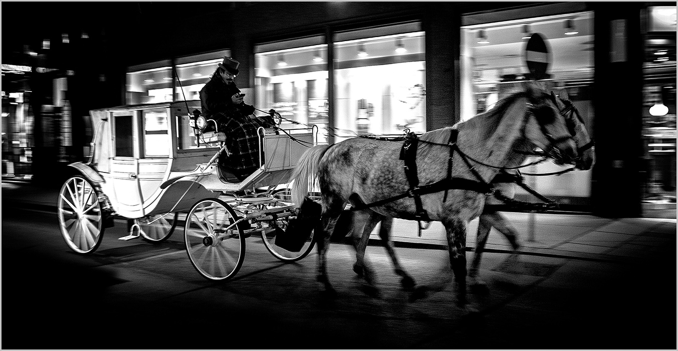 photo "Белые коробки" tags: city, street, black&white, 