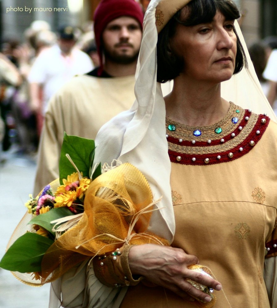 photo "historical procession" tags: street, 