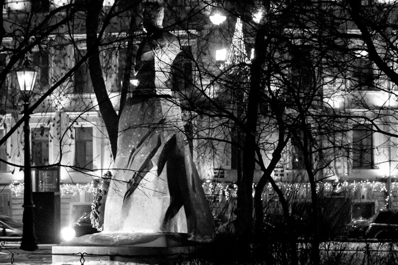 photo "***" tags: genre, black&white, 