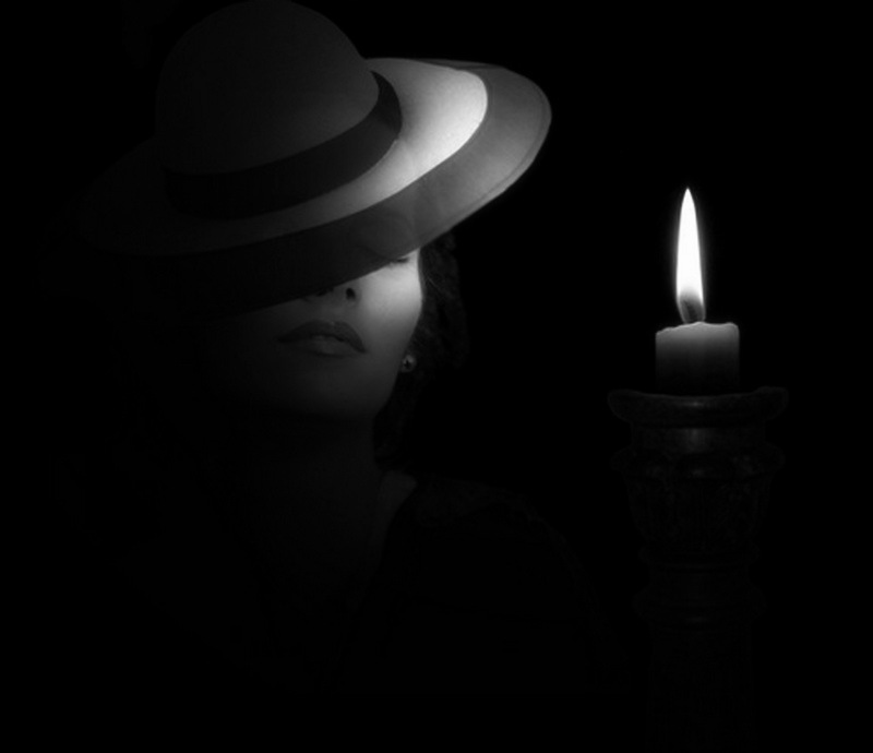 photo "A lume di candela..." tags: portrait, digital art, black&white, candle hat, light, nostalgia, woman