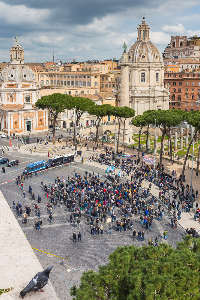 photo "***" tags: street, reporting, architecture, Italy, Рим, митинг, площадь