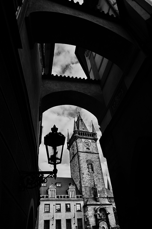 photo "Вид наверх" tags: architecture, black&white, Prag, Prague, Praha