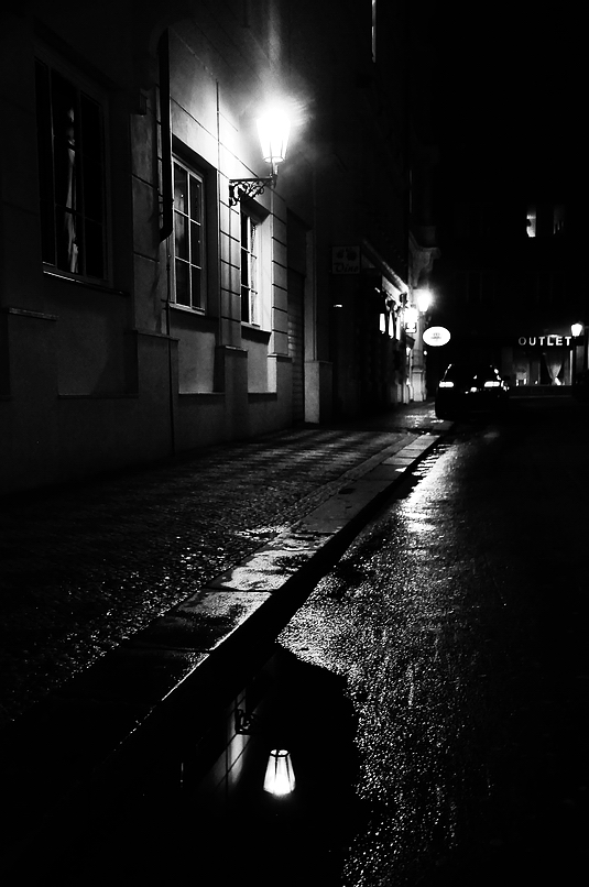 photo "Ночная улица" tags: black&white, Prag, Prague, Praha