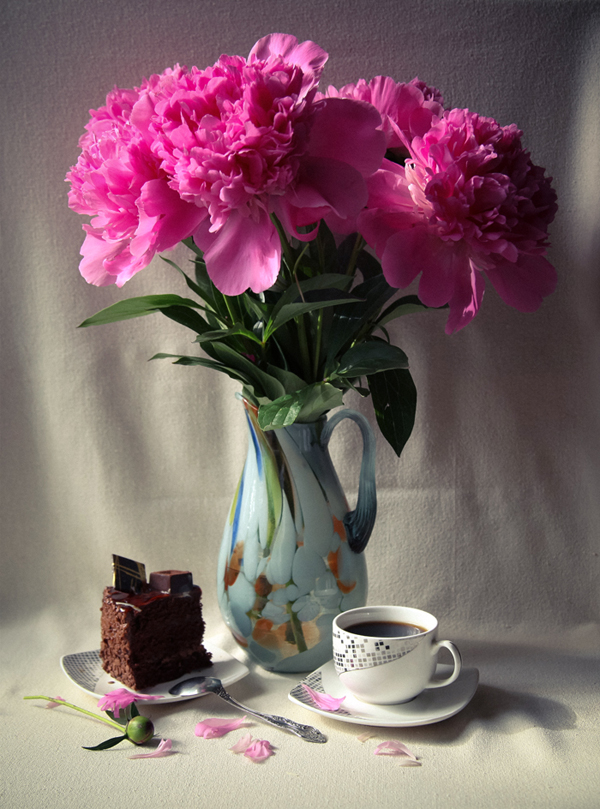 photo "***" tags: still life, цветы пионы лето июнь кофе шок