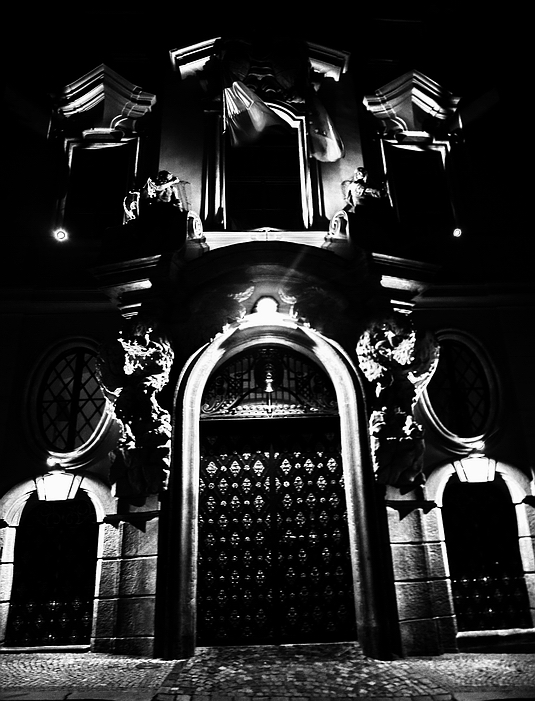 фото "Ночной дом" метки: архитектура, черно-белые, Prag, Praha, Прага