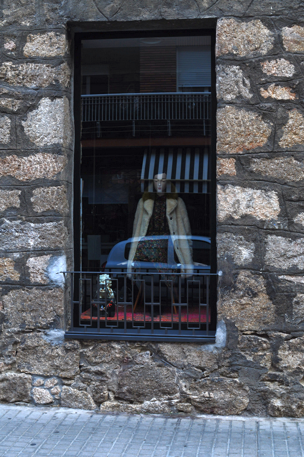 photo "La tienda (Ponferrada)" tags: city, travel, 