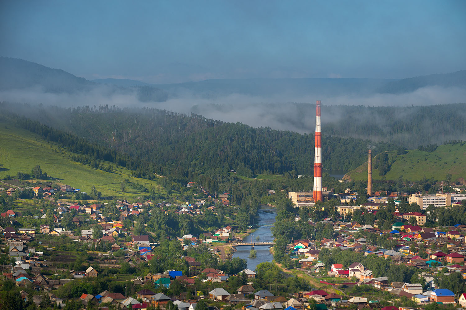 photo "***" tags: landscape, city, fog, mountains, урал