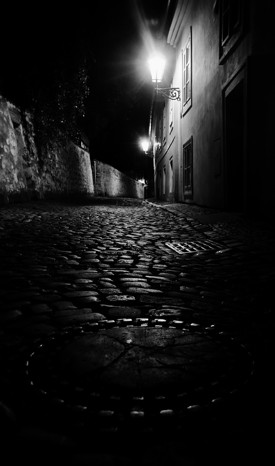 фото "Ночной взгляд снизу" метки: черно-белые, Prag, Praha, Прага