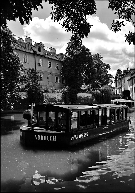 photo "Пражская Венеция" tags: black&white, Prag, Prague, Praha