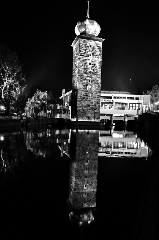 photo "Ночной отражение" tags: black&white, Prag, Prague, Praha