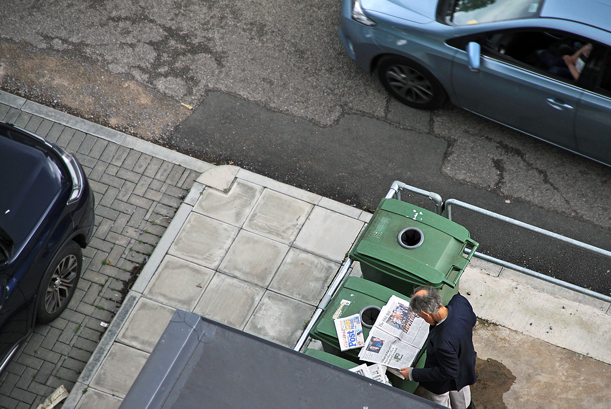 photo "***" tags: street, reporting, man, вид сверху