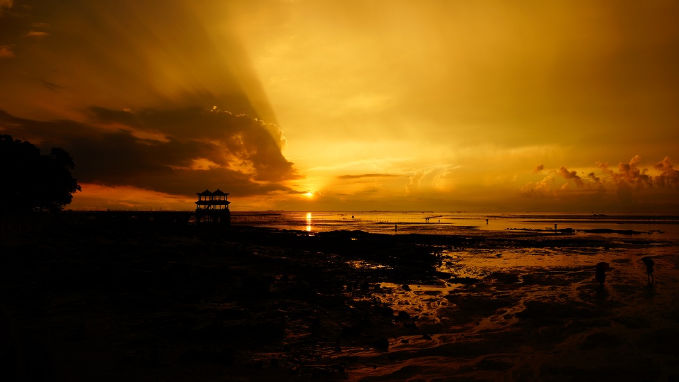 photo "sunset" tags: landscape, travel, still life, Asia, autumn, clouds, lake, mountains, sea, summer, sun, sunset