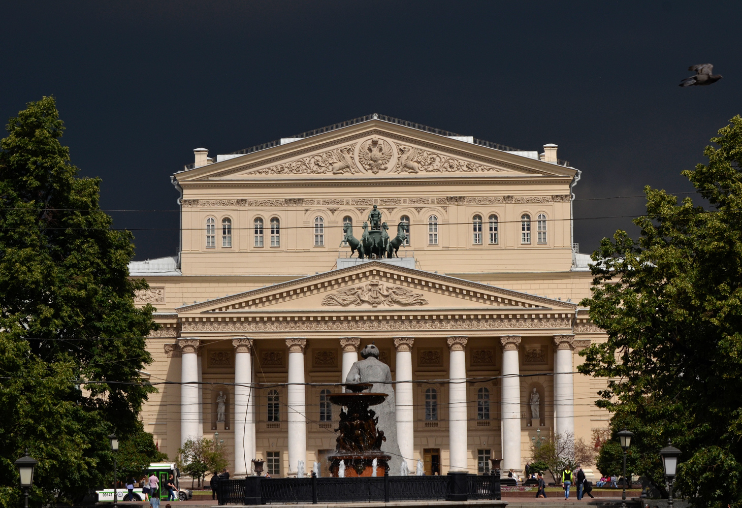 photo "***" tags: architecture, Moscow, cityscape, Большой театр