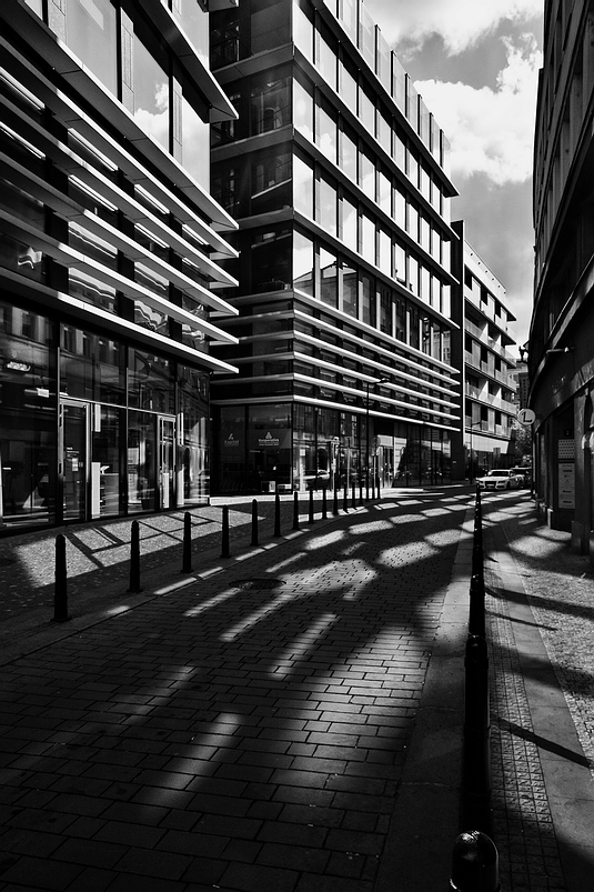 фото "Дома, свет и тени" метки: черно-белые, Prag, Praha, Прага