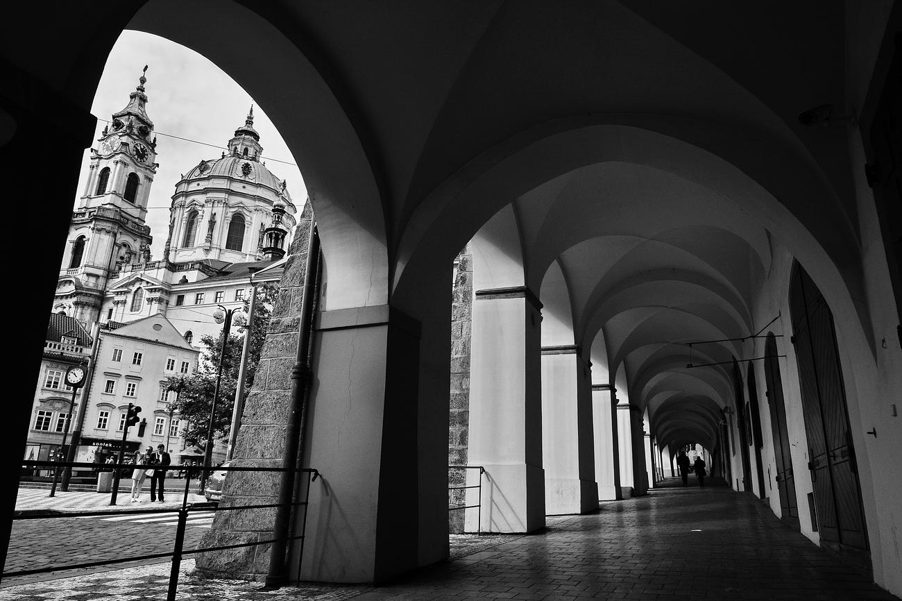 фото "Башни и аркада" метки: черно-белые, Prag, Praha, Прага