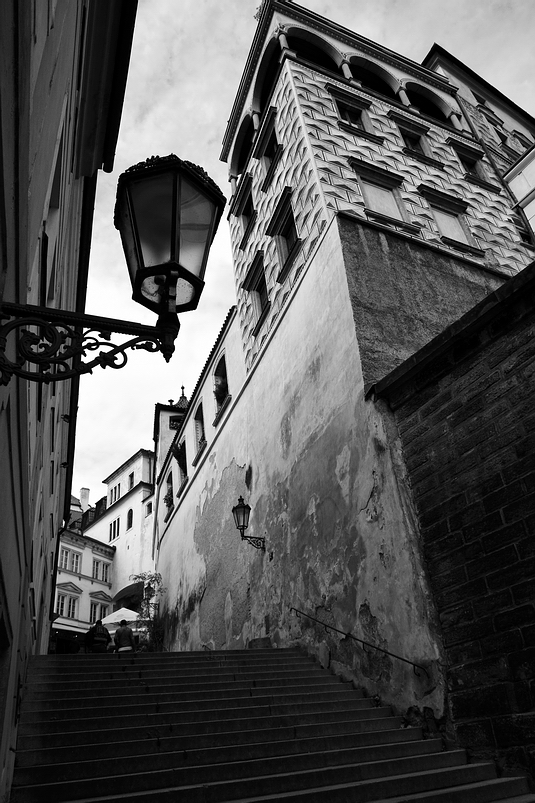 фото "Фонарь i дома" метки: черно-белые, Prag, Praha, Прага