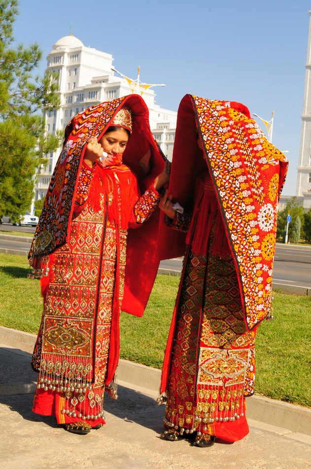 фото "Ашхабадские невесты" метки: путешествия, жанр, девушка, наряд, традиция