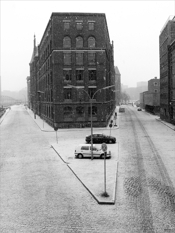 photo "snowfall" tags: street, black&white, city, Europe, blackwithe, germany