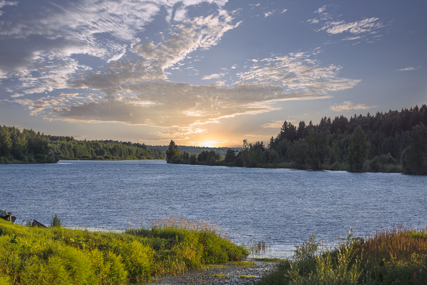 photo "***" tags: landscape, clouds, sunset, красивый закат, летний вечер, ностальгические воспоминания, пейзаж на закате, родные просторы, российская природа, российский пейзаж, созерцание, умиротворение