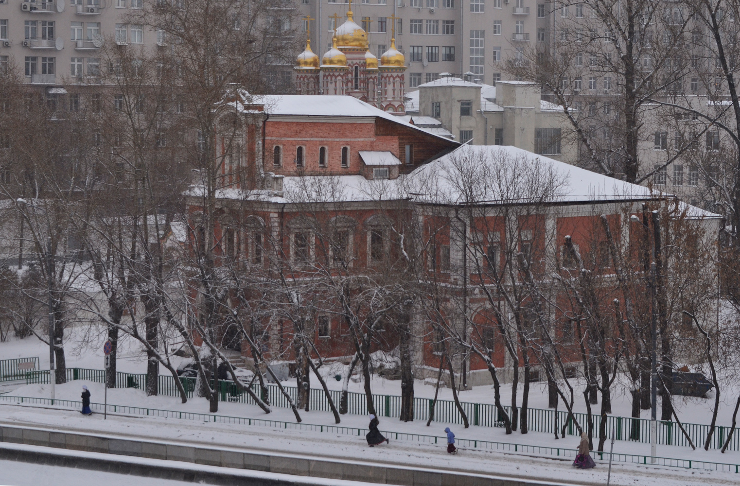 фото "К службе" метки: жанр, Москва, православие, прихожане, храм