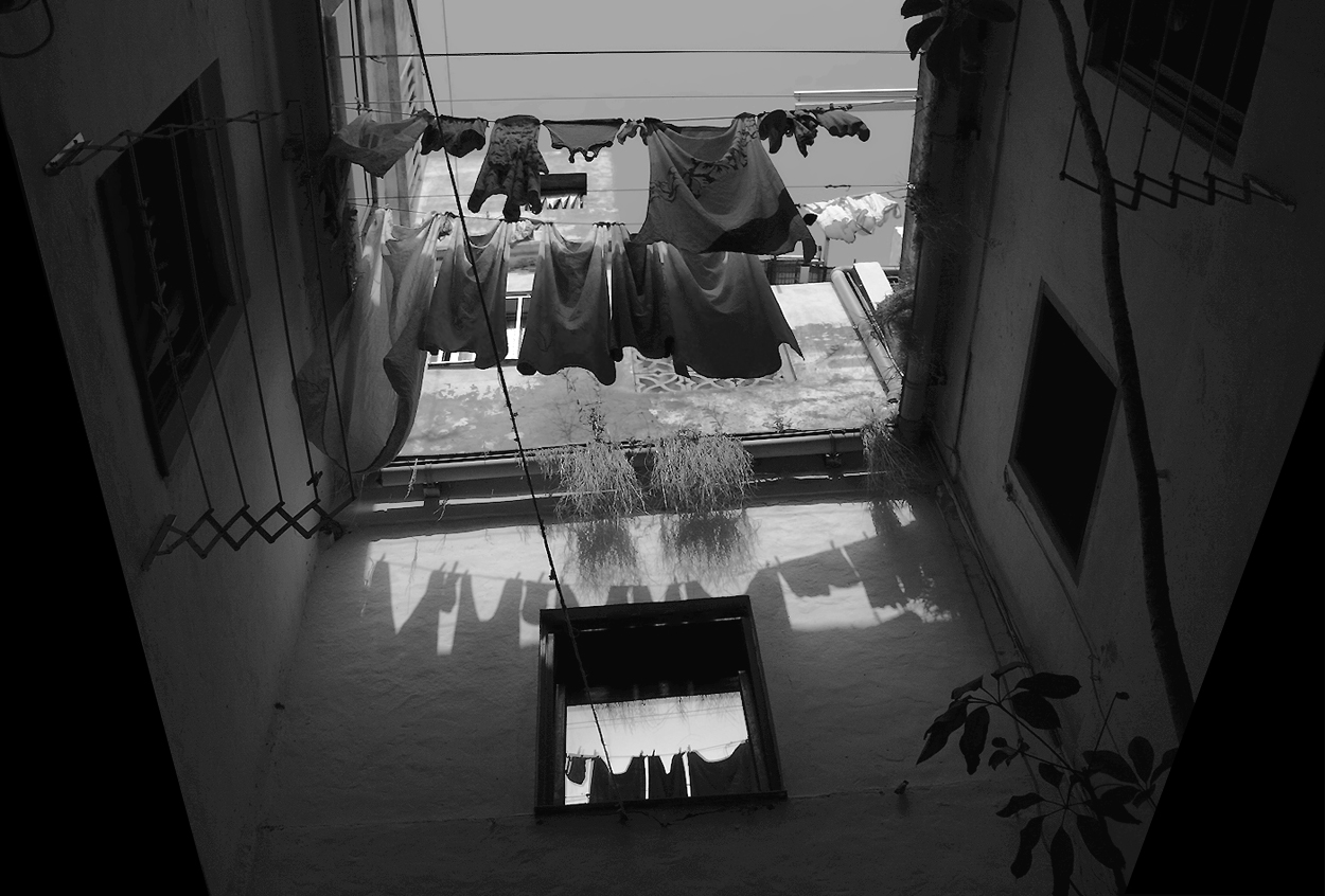 photo "The Patio" tags: black&white, city, architecture, 