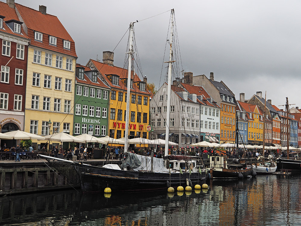 photo "Cold Nyhavn" tags: city, reporting, street, 