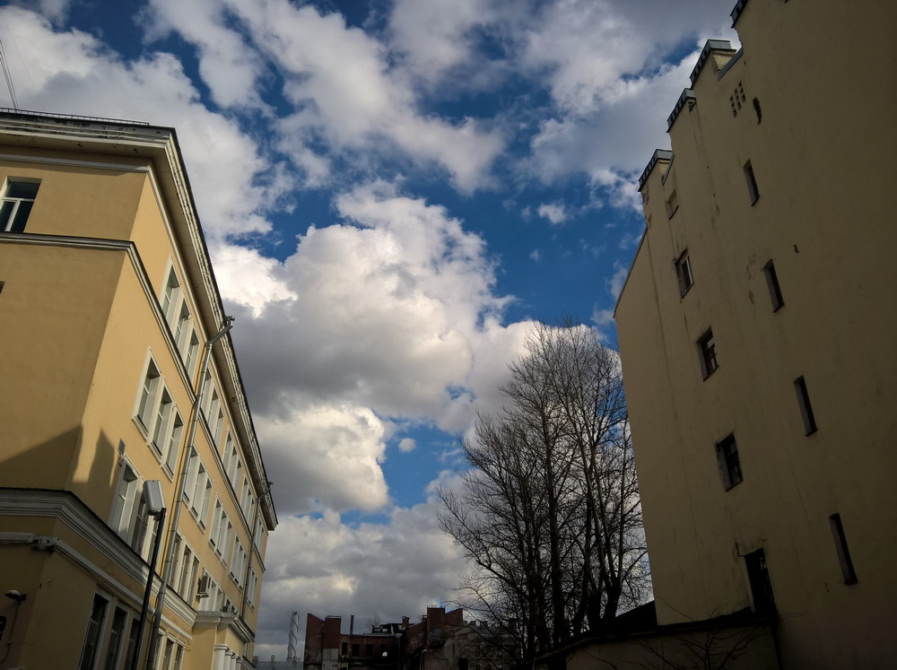 фото "The Sky between the houses" метки: пейзаж, город, разное, 