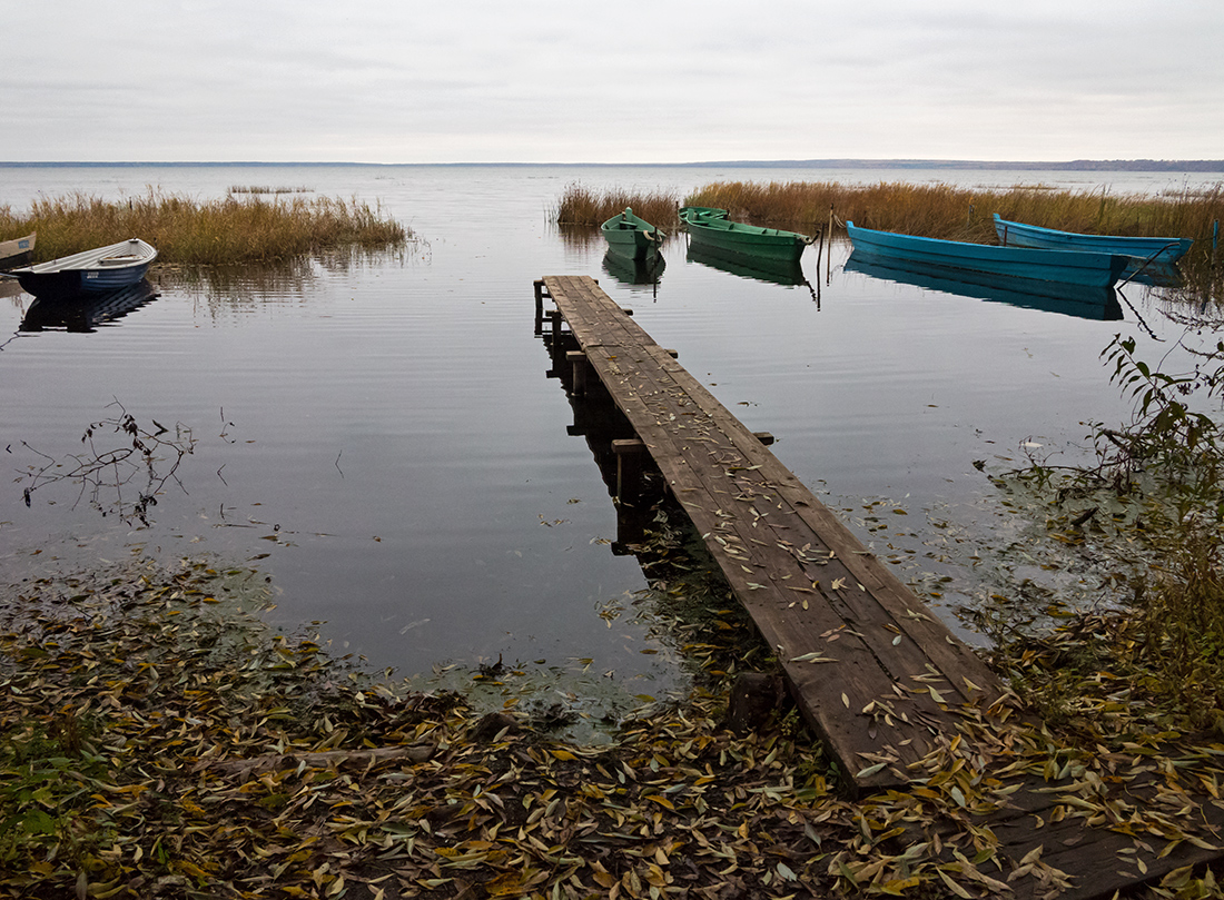 photo "***" tags: landscape, autumn, boats