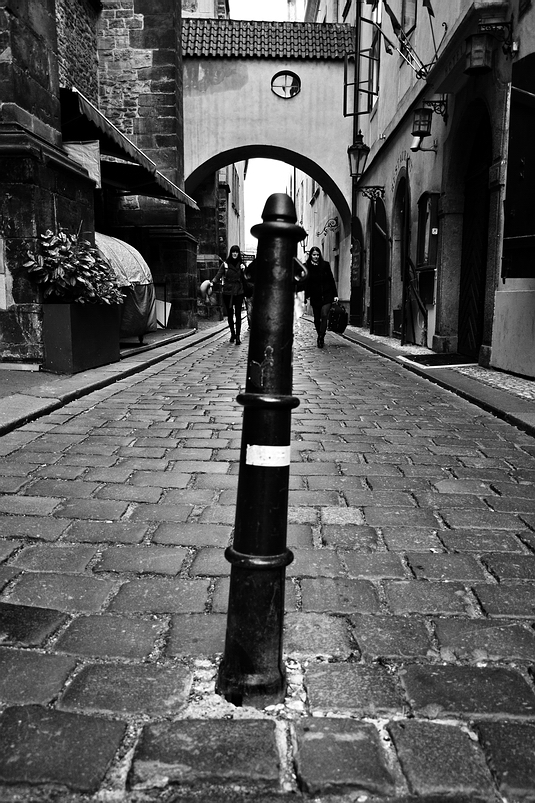 фото "Фигуры и столбик" метки: черно-белые, Prag, Praha, Прага