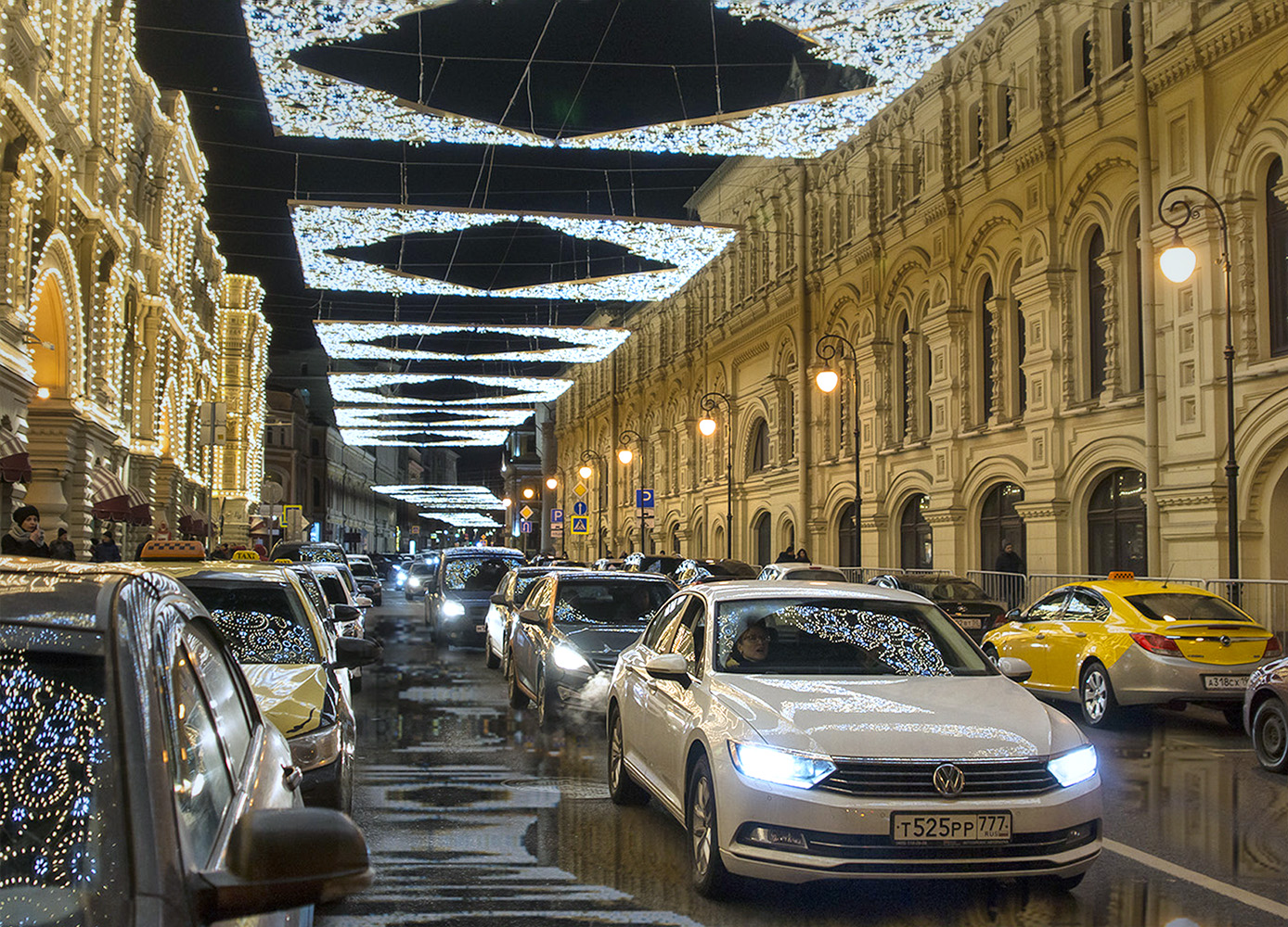 photo "***" tags: street, street, большой город, будни жизни, вечерний город, городские дороги, дорожное движение, хорошее настроение