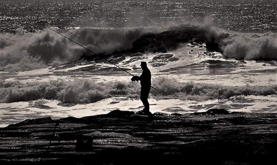 photo ""The Fisherman"" tags: sport, black&white, landscape, 